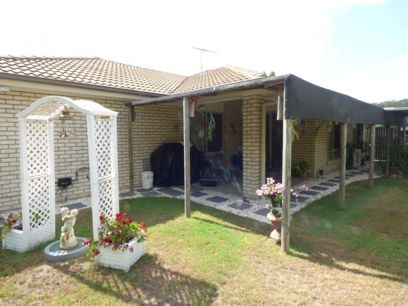 10 Honeybee Place, Ningi QLD 4511