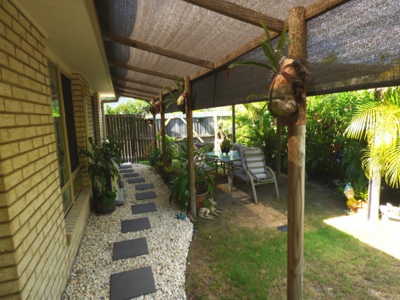 10 Honeybee Place, Ningi QLD 4511