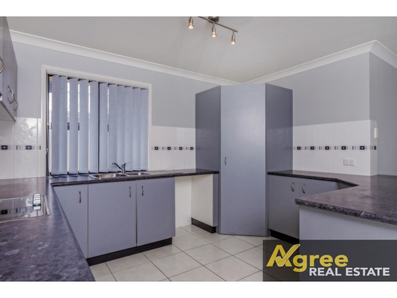 285 Bestmann Road, Sandstone Point QLD 4511