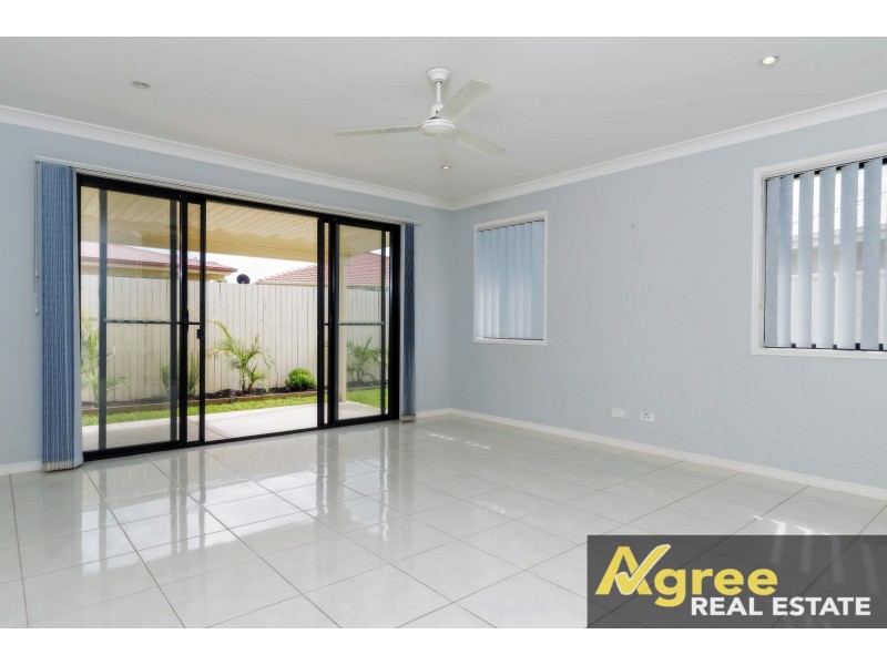 285 Bestmann Road, Sandstone Point QLD 4511