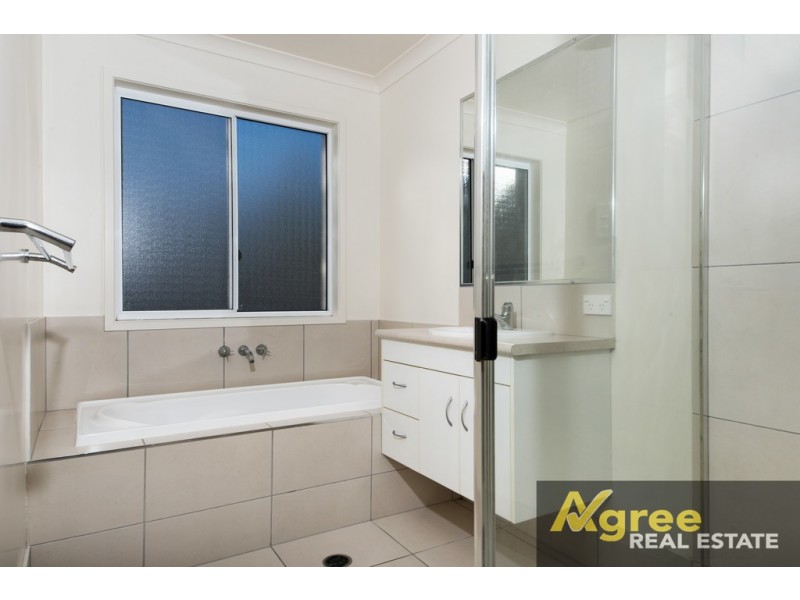 6 Midden Court, Ningi QLD 4511
