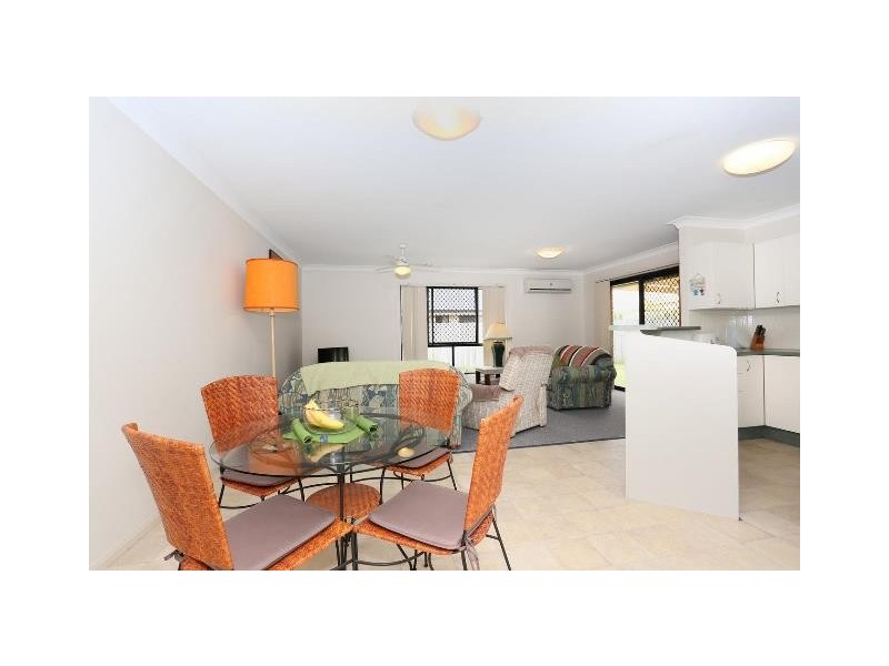 9 Tallow Court, Sandstone Point QLD 4511