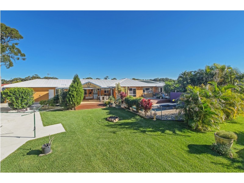 64 Kendall Crescent, Bonny Hills NSW 2445