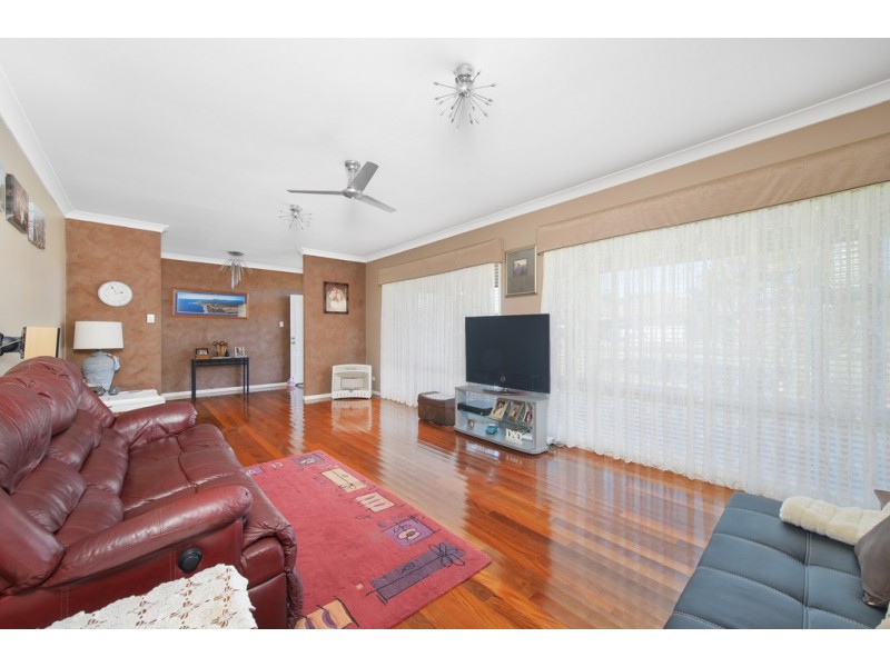 64 Kendall Crescent, Bonny Hills NSW 2445