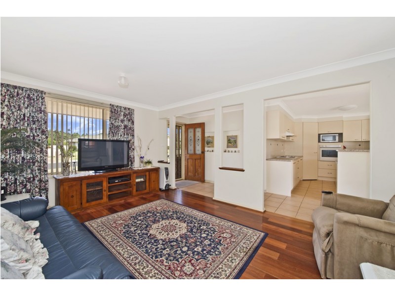 4 Solander Place, Lake Cathie NSW 2445