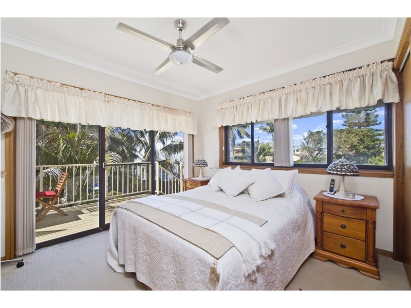 2 Kalang Street, Lake Cathie NSW 2445