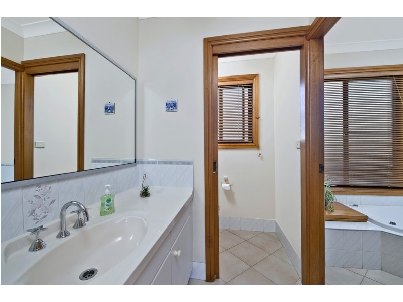 2 Kalang Street, Lake Cathie NSW 2445