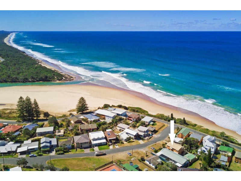 2 Kalang Street, Lake Cathie NSW 2445