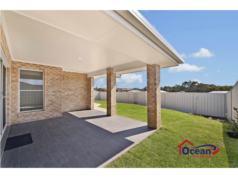 9 Aquarius Avenue, Lake Cathie NSW 2445