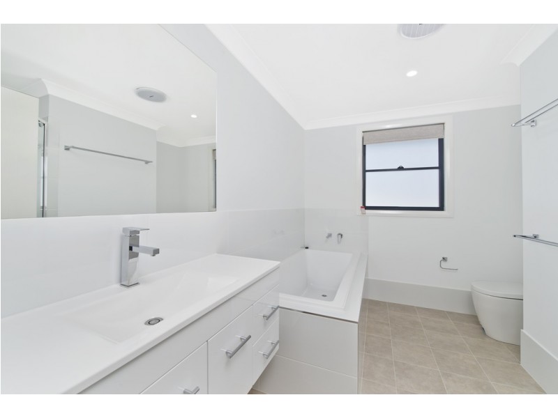12 Meehan Street, Thrumster NSW 2444