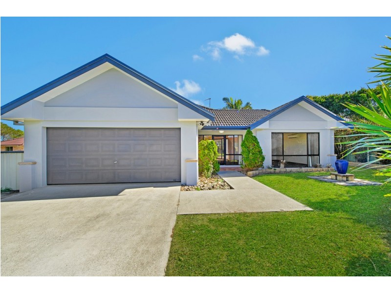 6 Bligh Place, Lake Cathie NSW 2445