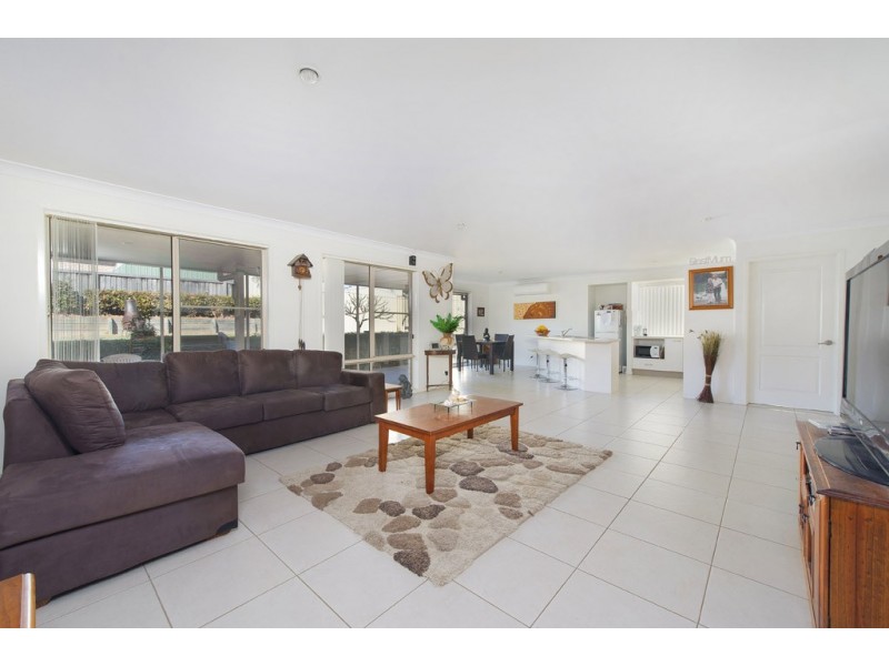 4 Grenadines Way, Bonny Hills NSW 2445