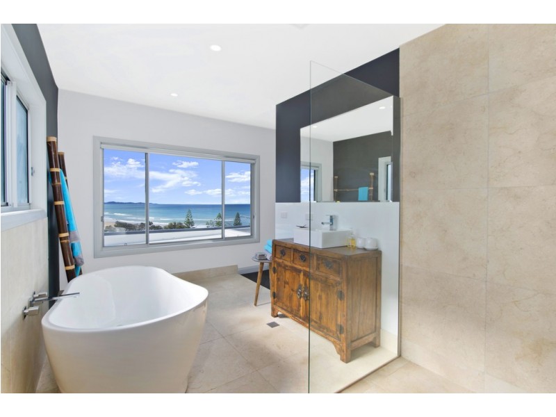 951 Ocean Drive, Bonny Hills NSW 2445