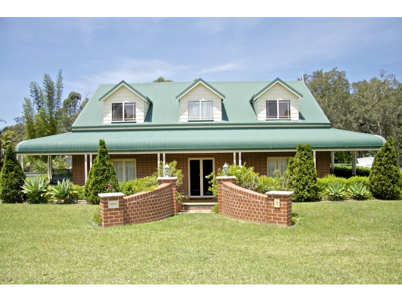 1 Seafront Circuit, Bonny Hills NSW 2445