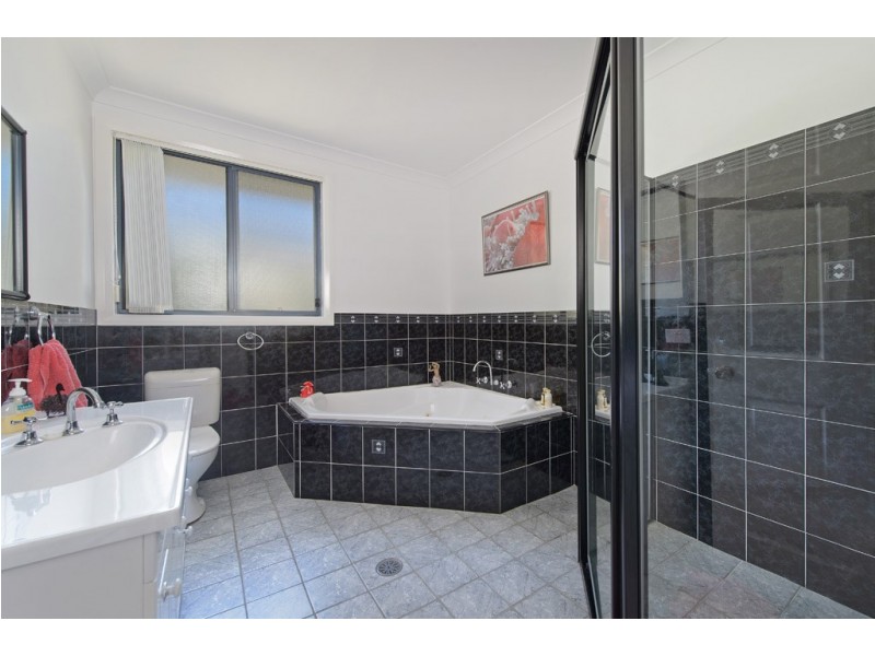 35 Bounty Avenue, Lake Cathie NSW 2445