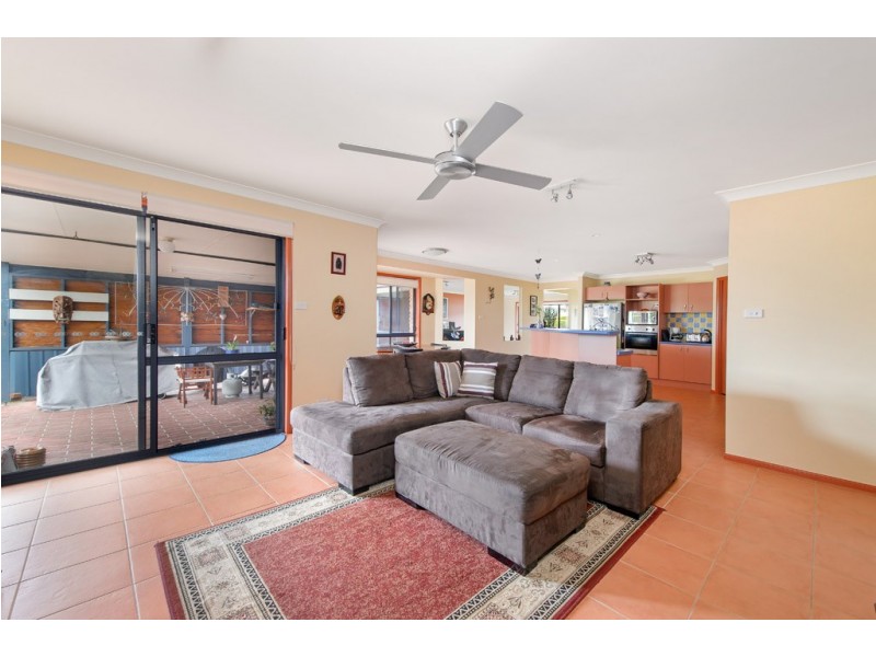 17 Bounty Avenue, Lake Cathie NSW 2445