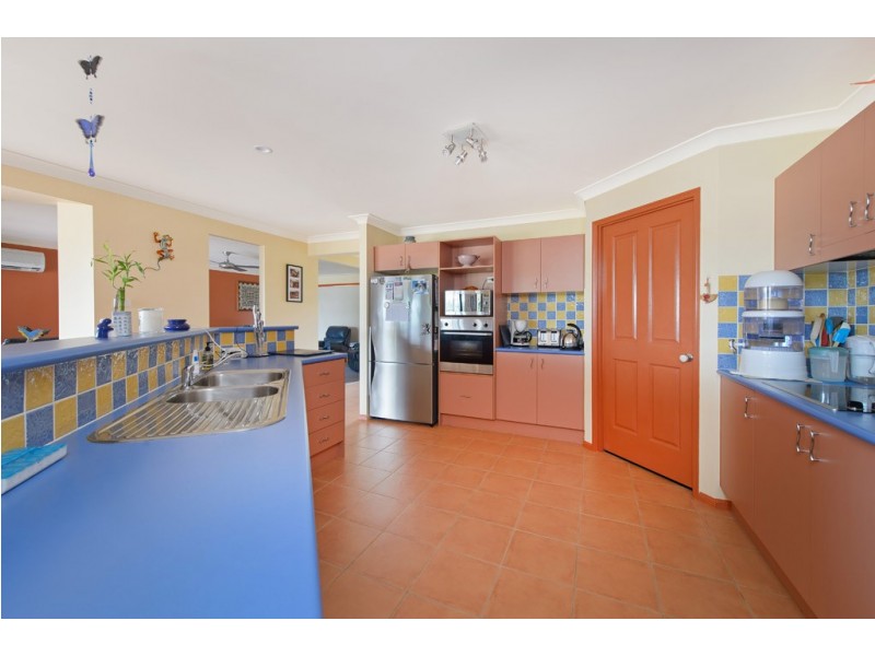17 Bounty Avenue, Lake Cathie NSW 2445