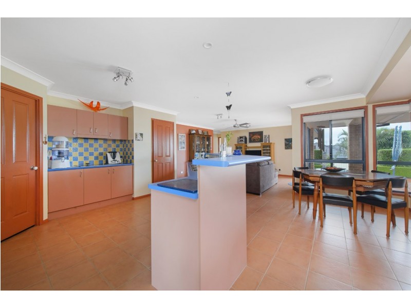 17 Bounty Avenue, Lake Cathie NSW 2445