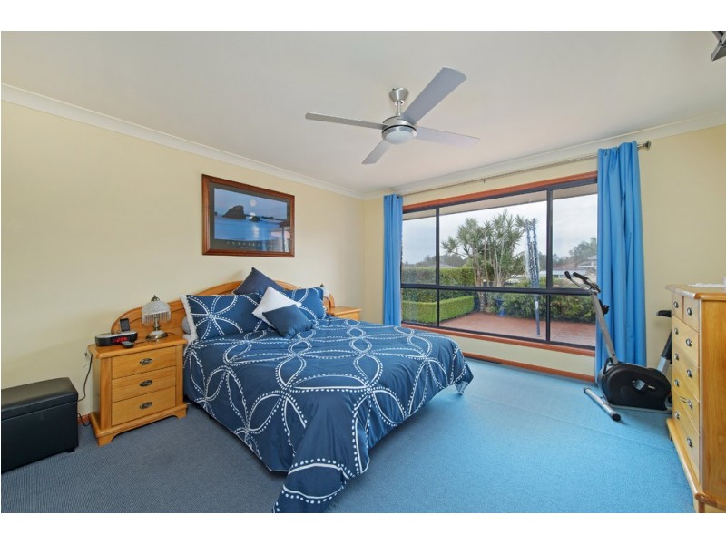 17 Bounty Avenue, Lake Cathie NSW 2445