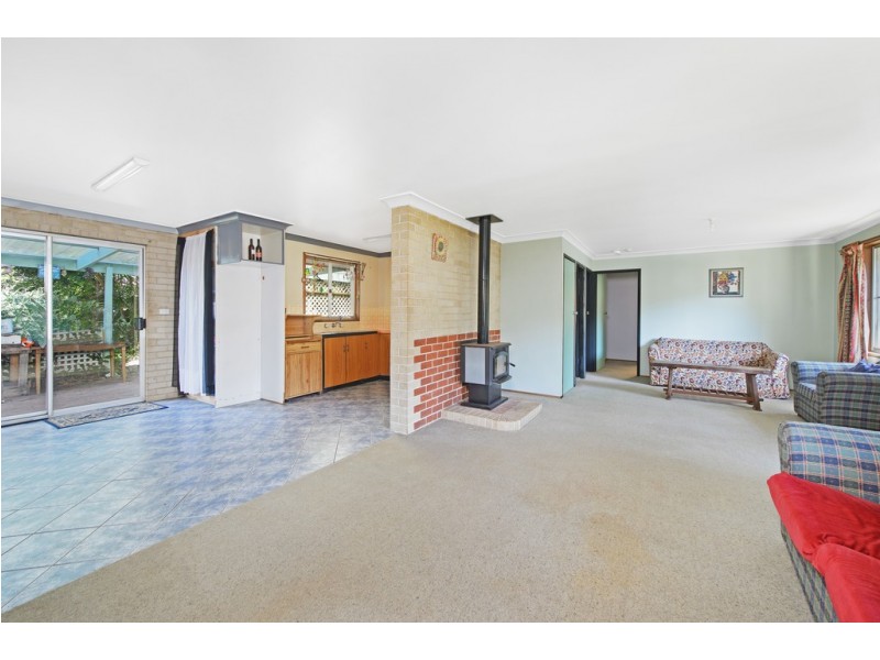 21 Evans Street, Lake Cathie NSW 2445