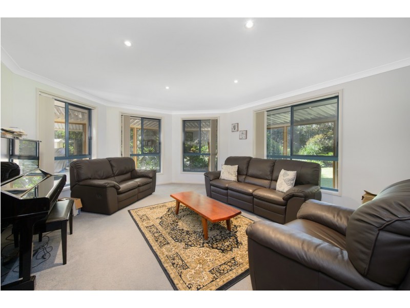 1 Fishermans Way, Lake Cathie NSW 2445