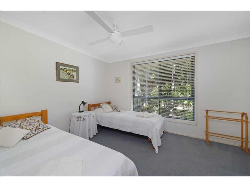 1 Fishermans Way, Lake Cathie NSW 2445