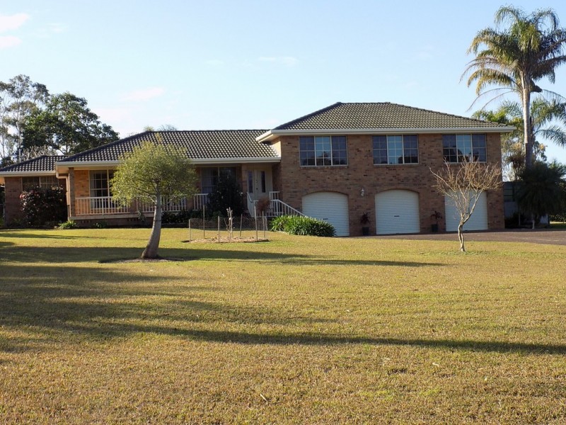 17 Springhill Place, Lake Cathie NSW 2445