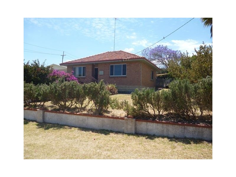 4 Parnell Road, Hamilton Hill WA 6163