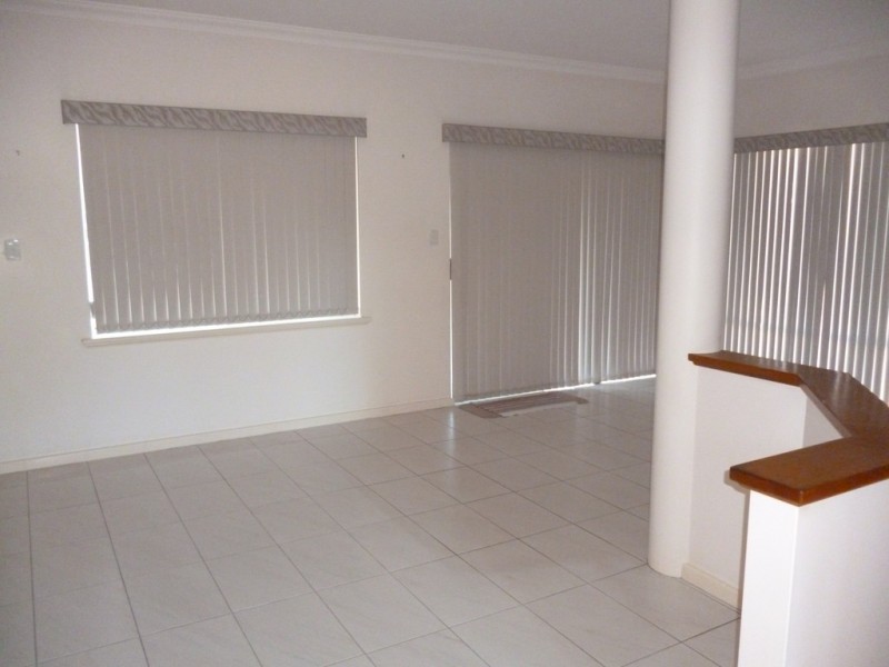 33 RILEY STREET, Kardinya WA 6163