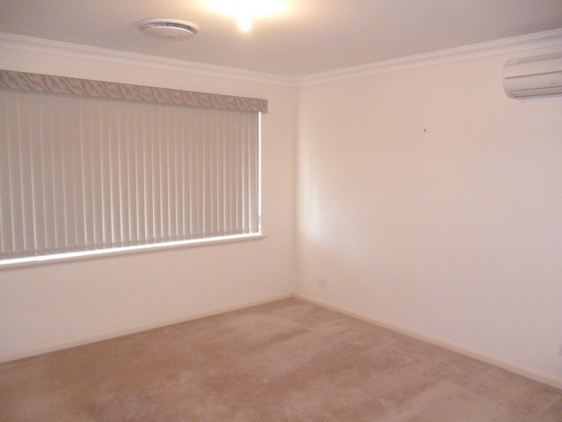 33 RILEY STREET, Kardinya WA 6163