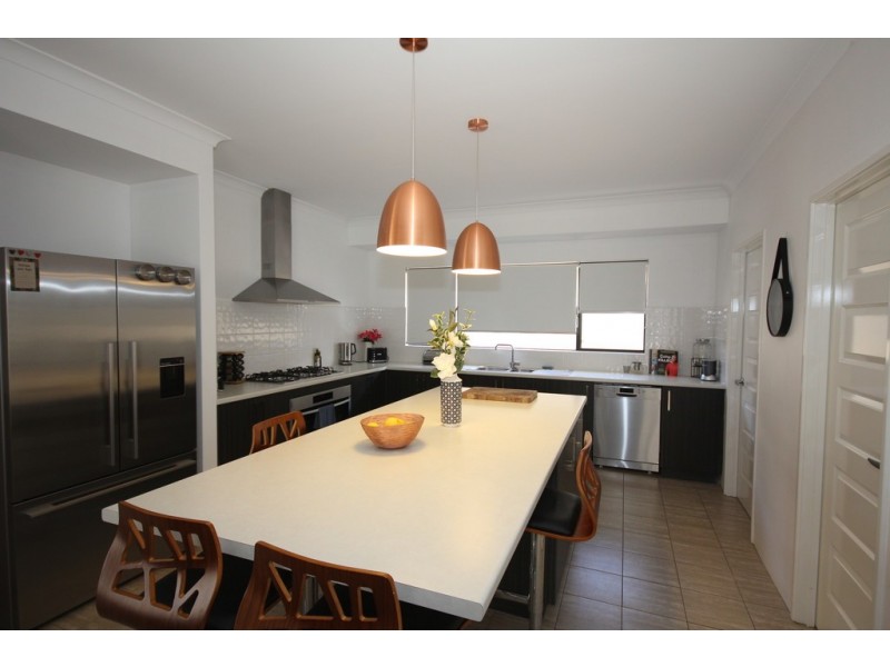 19 Gicha Close, Munster WA 6166