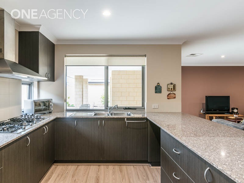 8 Culture Link, Piara Waters WA 6112