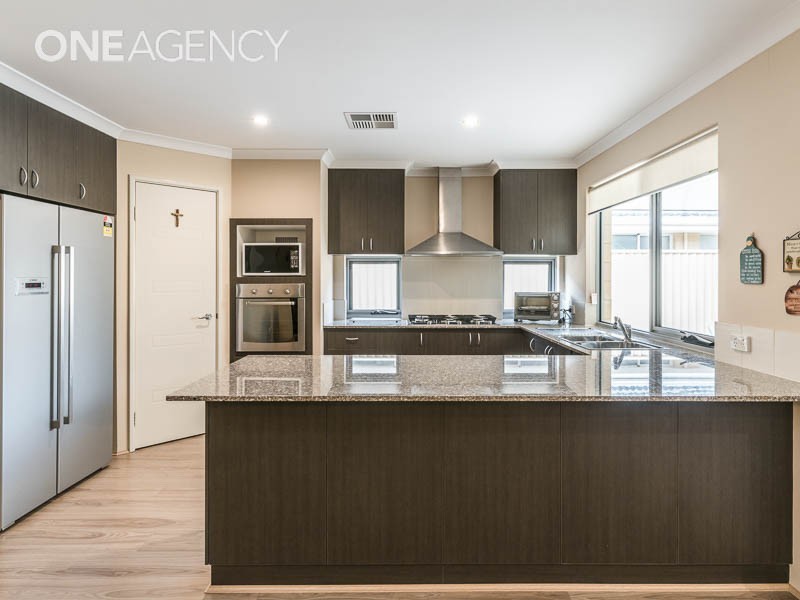 8 Culture Link, Piara Waters WA 6112