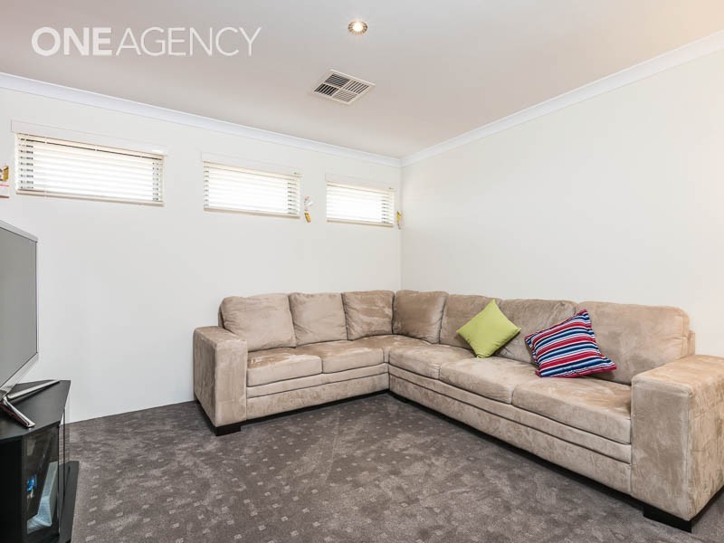 8 Culture Link, Piara Waters WA 6112