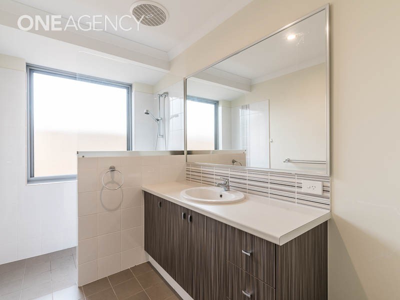 8 Culture Link, Piara Waters WA 6112