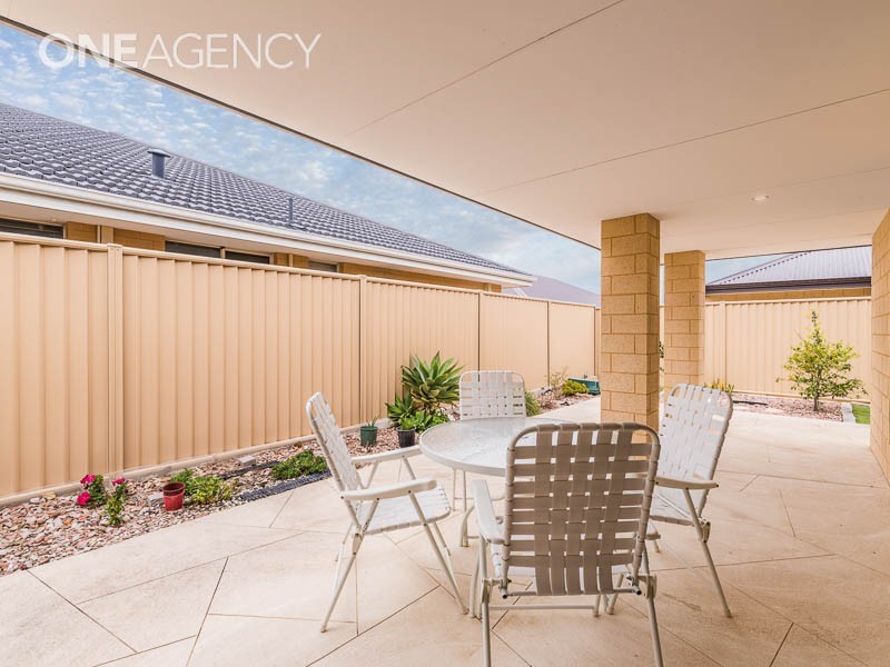 8 Culture Link, Piara Waters WA 6112