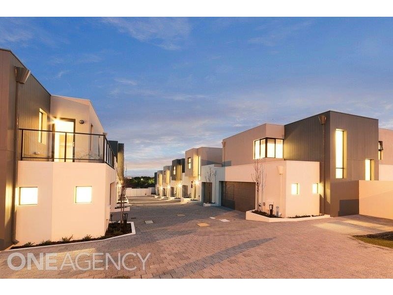 2/201 Clontarf Road, Hamilton Hill WA 6163