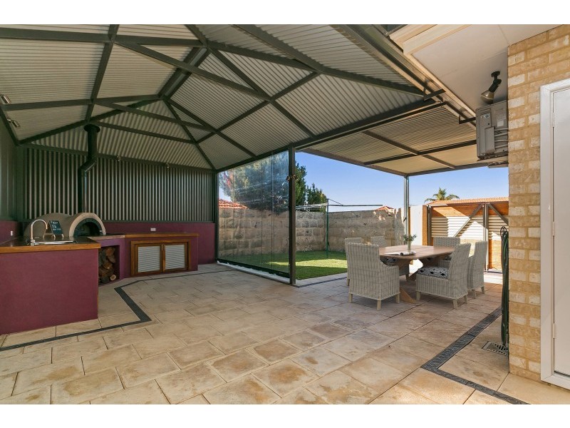 1 Kotisina Gardens, Munster WA 6166