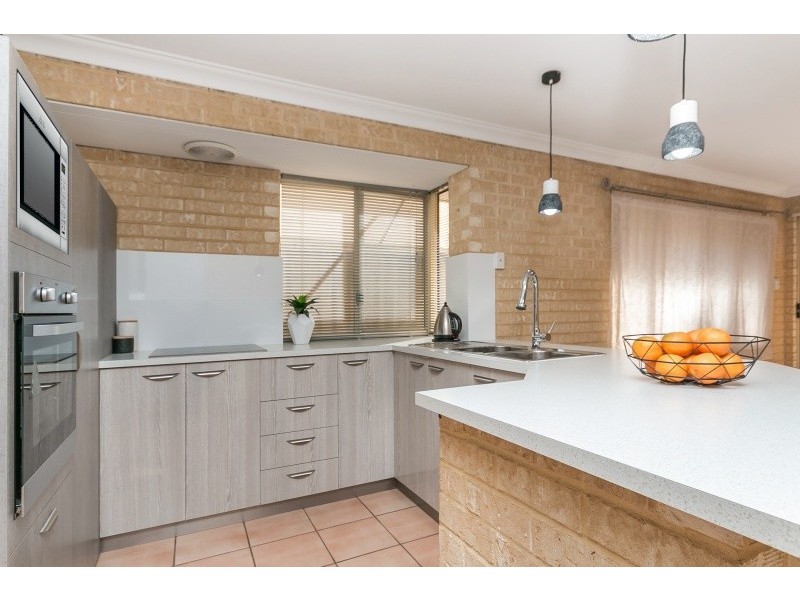 1 Kotisina Gardens, Munster WA 6166