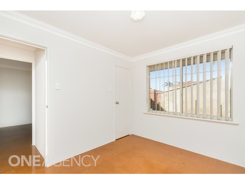 1 Kotisina Gardens, Munster WA 6166