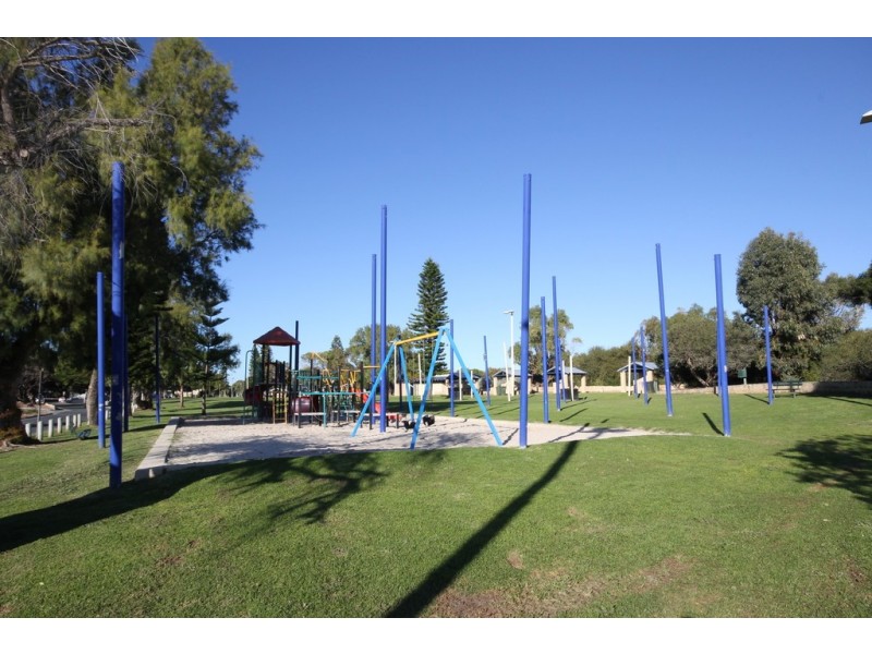 1 Kotisina Gardens, Munster WA 6166