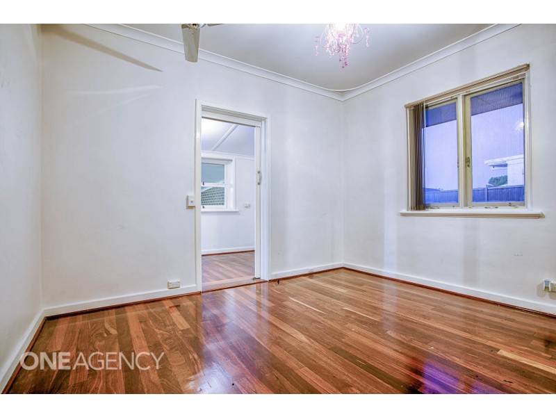 22 Woodley Crescent, Melville WA 6156