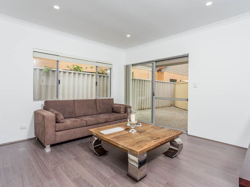 9A Bromley Road, Hilton WA 6163