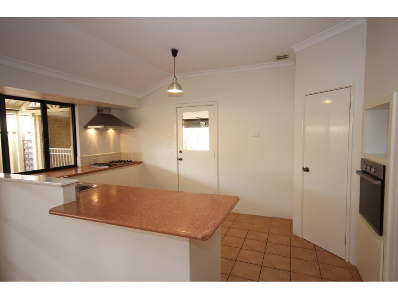 23 Avon Crs, Atwell WA 6164