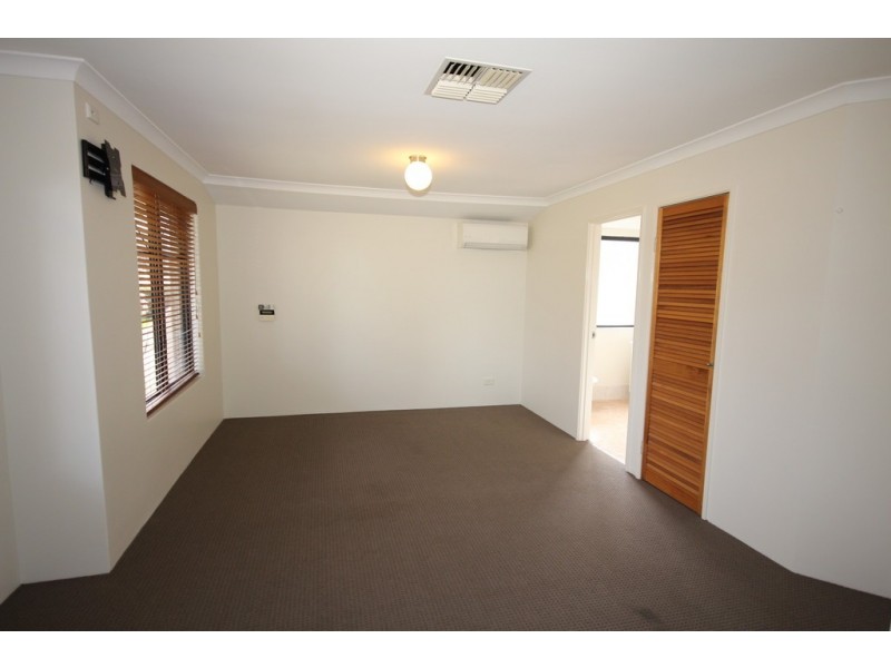 23 Avon Crs, Atwell WA 6164