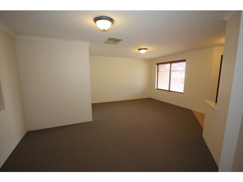 23 Avon Crs, Atwell WA 6164