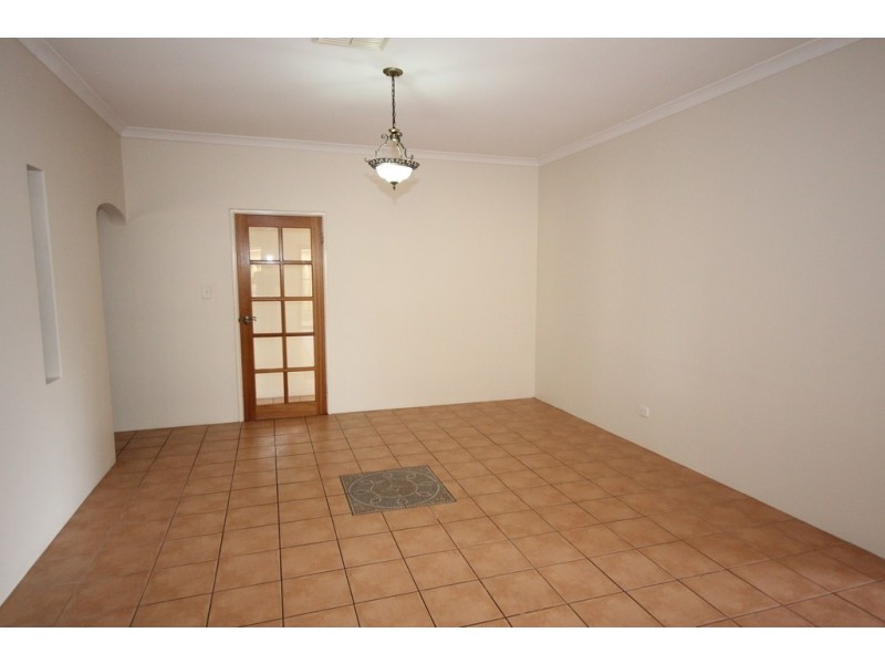 23 Avon Crs, Atwell WA 6164