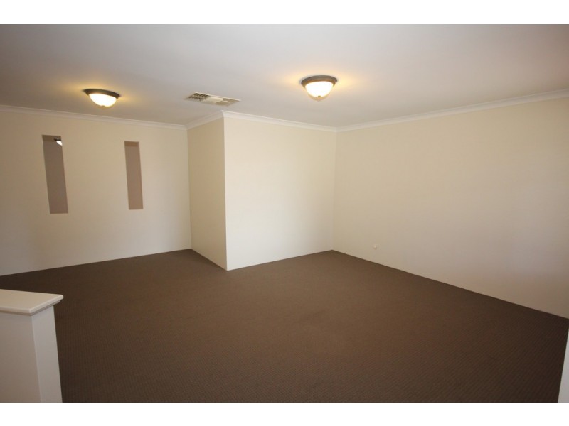 23 Avon Crs, Atwell WA 6164