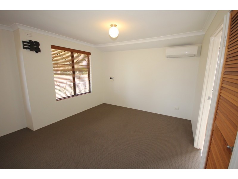 23 Avon Crs, Atwell WA 6164