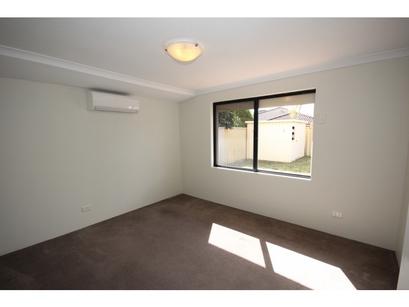 23 Avon Crs, Atwell WA 6164